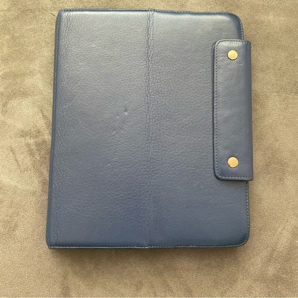 Tory Burch leather ipad case (fits 2,3 and 4) - Picture 9 of 11